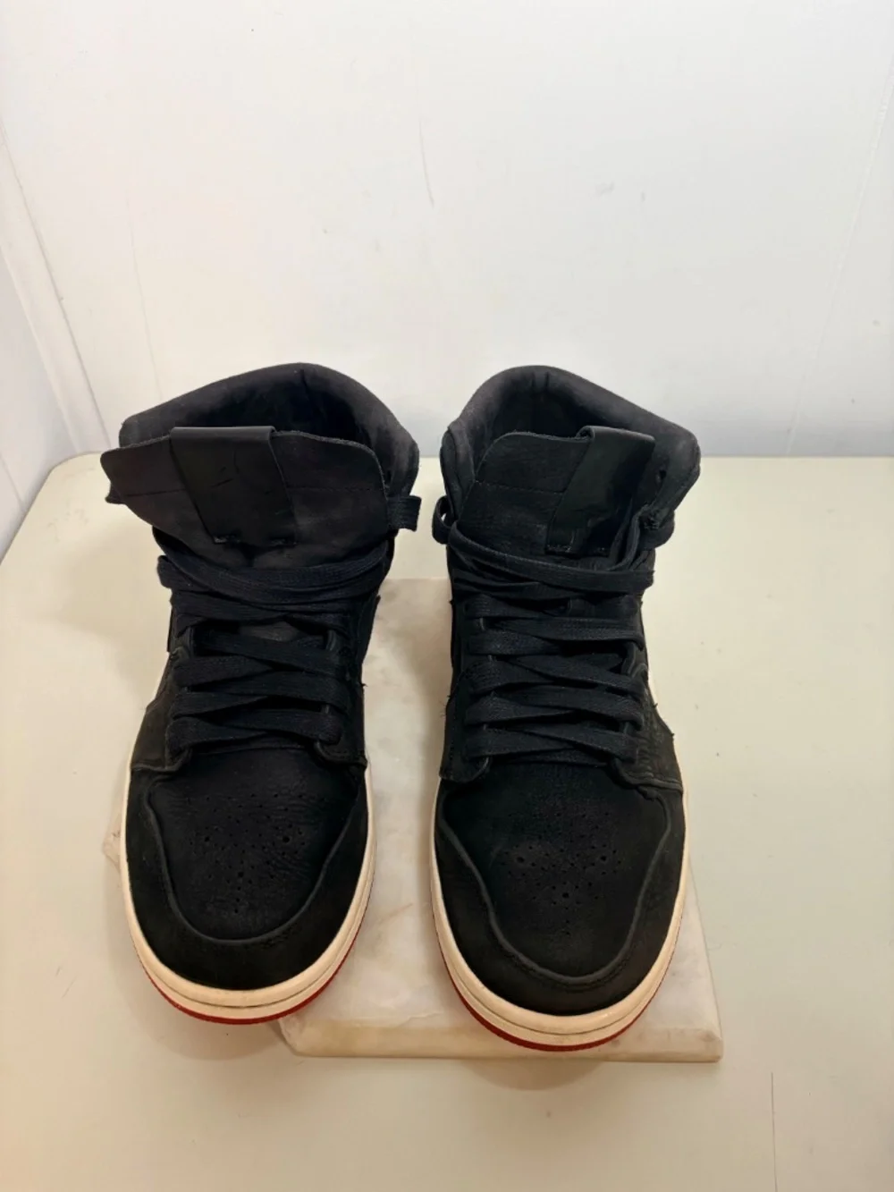 AIR Jordan 1 Mens Size 9 Nouveau Mid Black Red - Picture 4 of 9